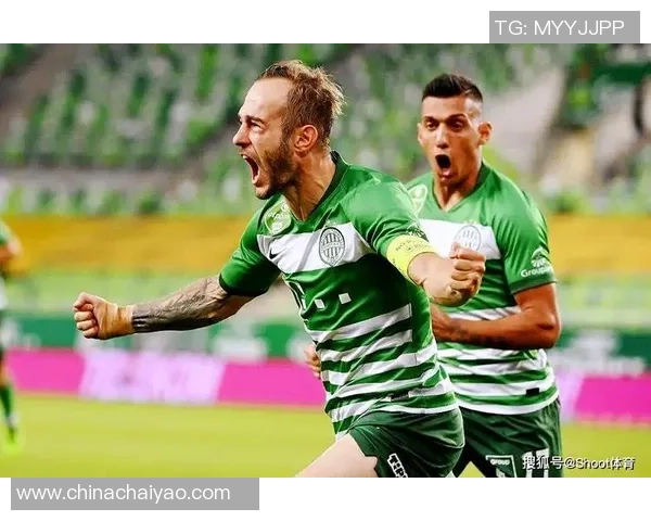 费伦茨瓦罗斯与卢多格德斯的激烈对决展现足球魅力与战术智慧